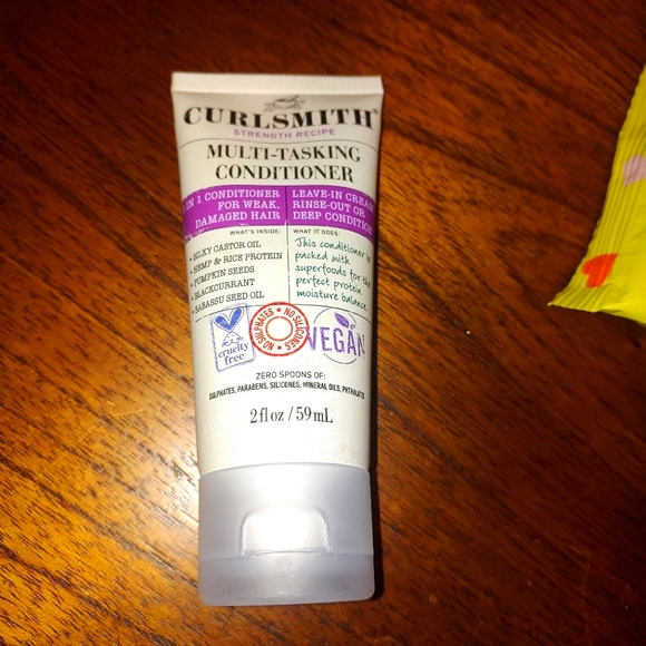 Curlsmith Multi-tasking Conditioner - Picture 1 of 3